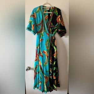 Beautiful tropical dress, wore only one time, in perfect condition.